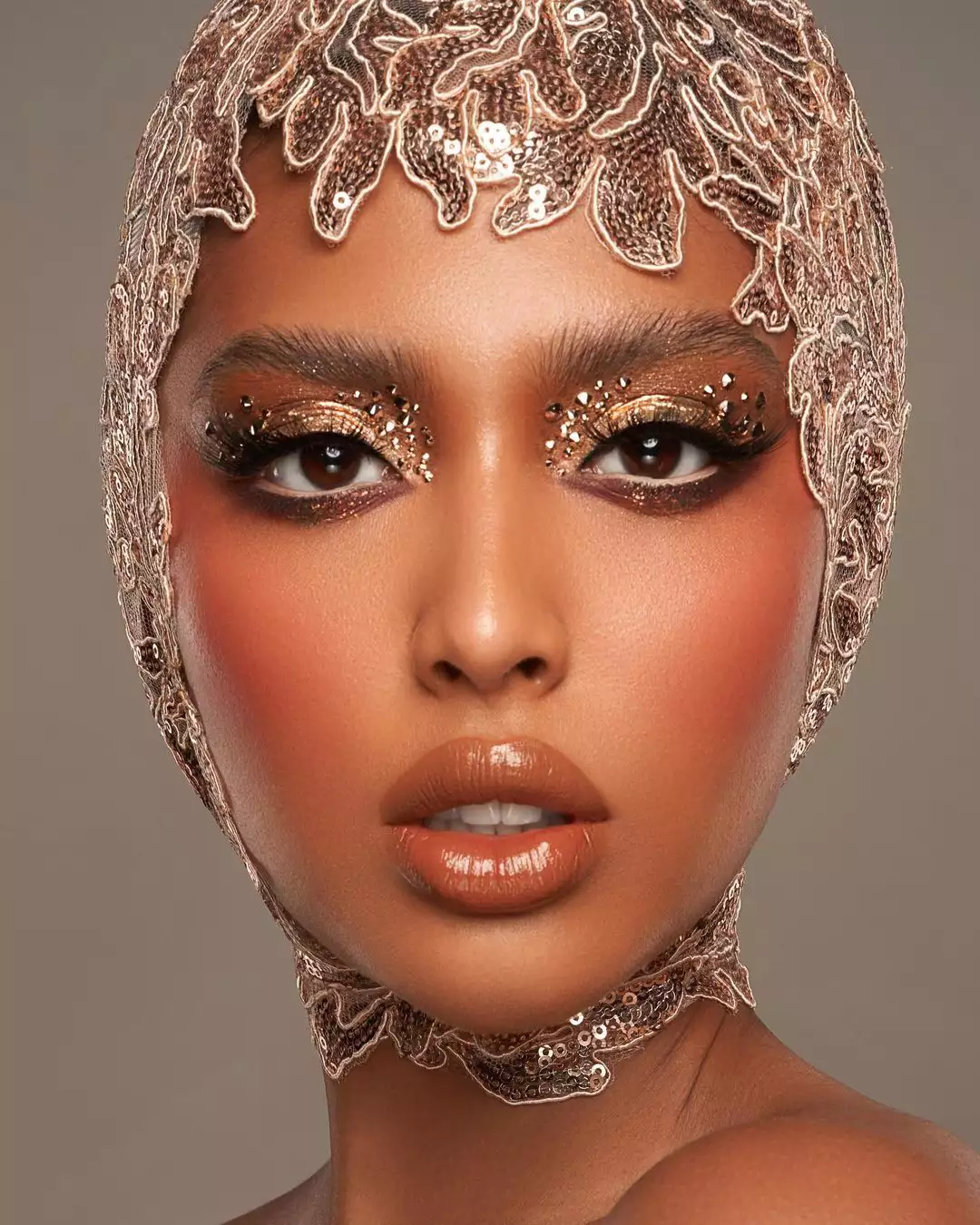 gold goddess makeup